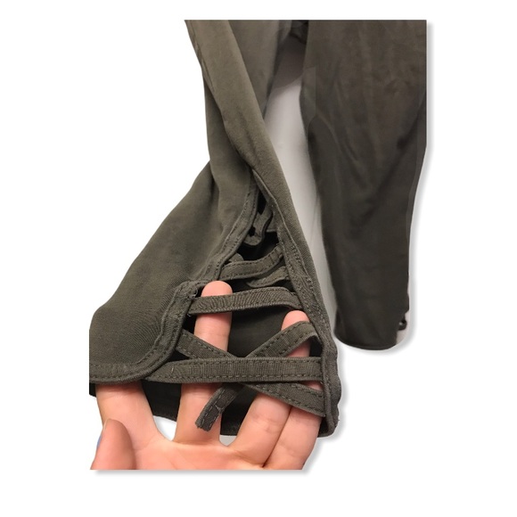 Forever 21 | Olive Active Leggings Cropped Cut Out - Picture 8 of 8